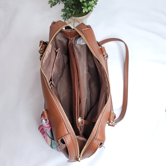 Gorgeous Ann Klein Handbag - Picture 6 of 6